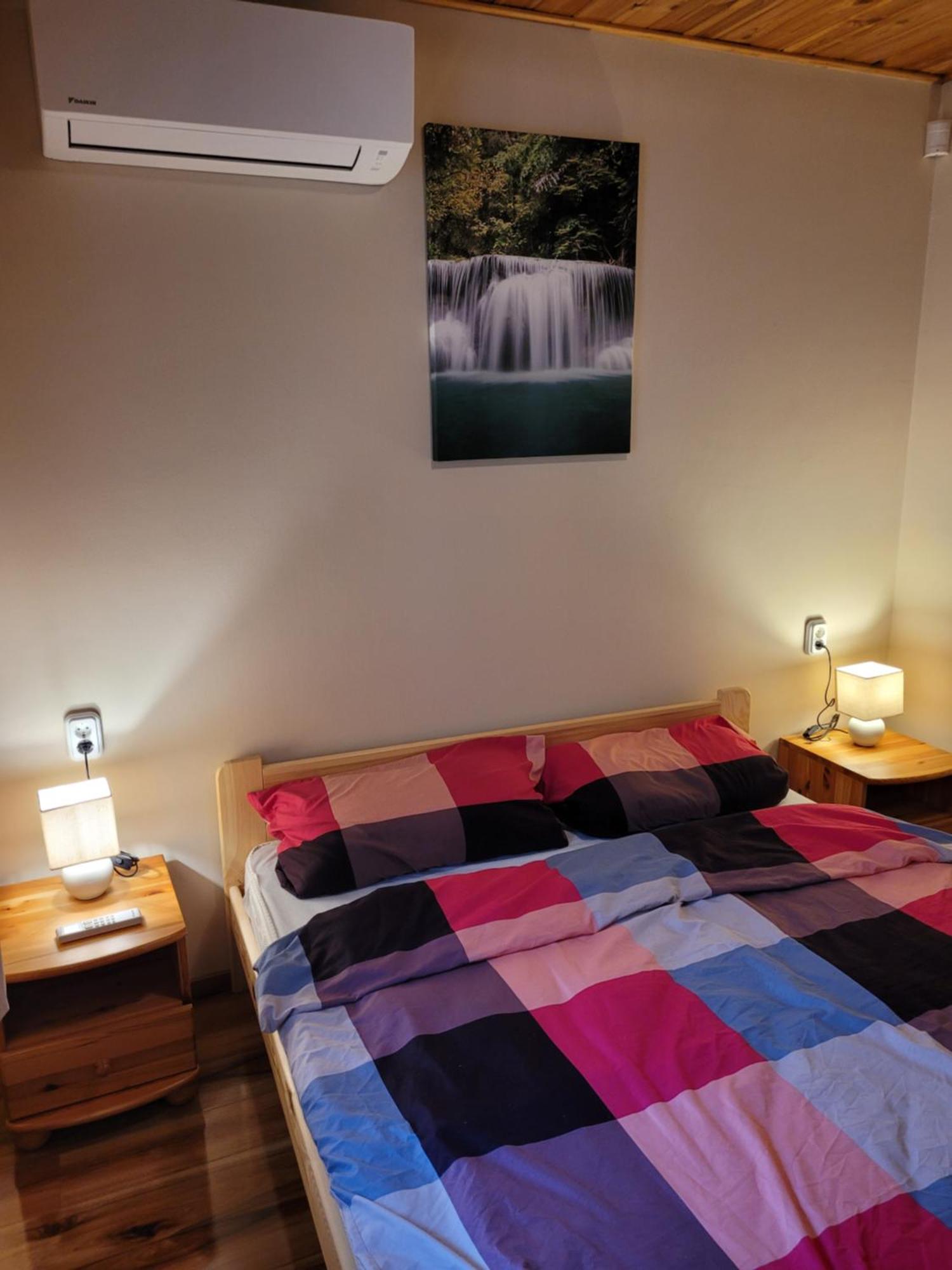 Beni Nyaralo Apartment บีเคสแซนตรานแดช ภายนอก รูปภาพ